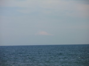 空に浮かぶ富士山